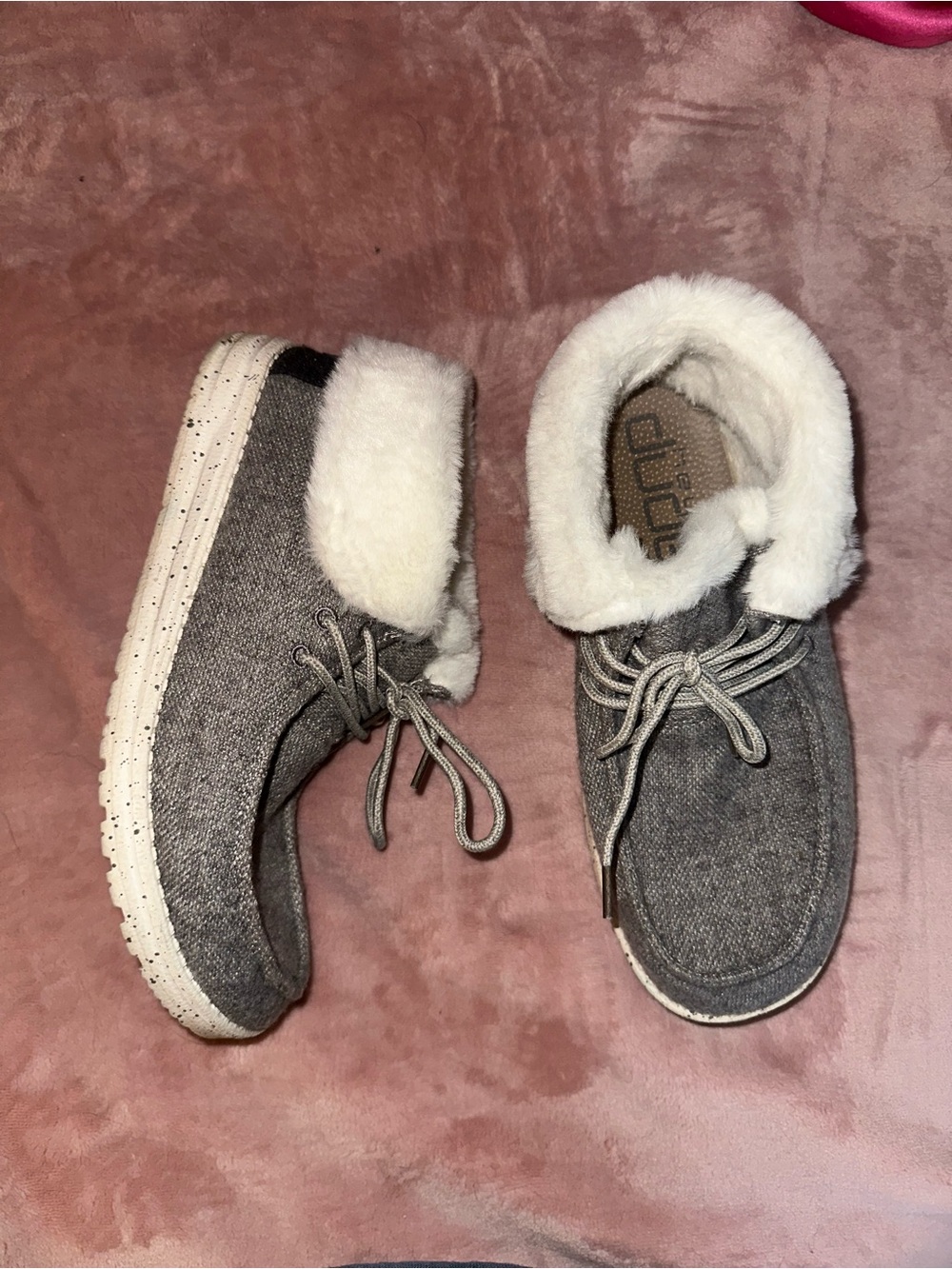 Women’s Hey Dude High Top Fur Lined Sneakers size 9
